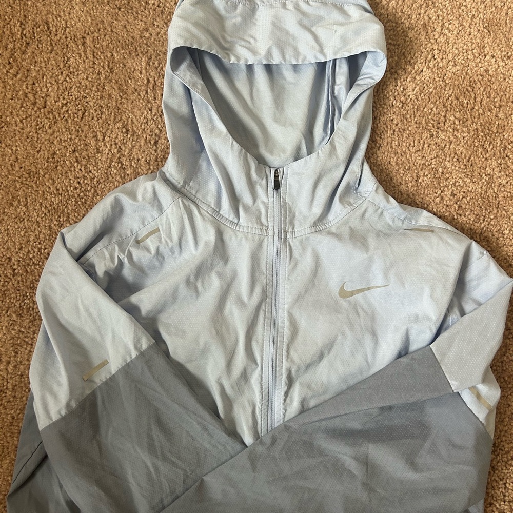 Nike Packable Windrunner Jacket - image 8